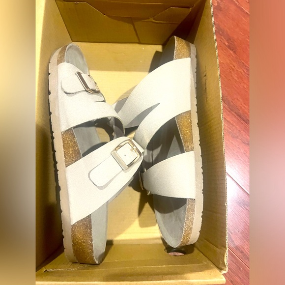 Sandal - Picture 1 of 5